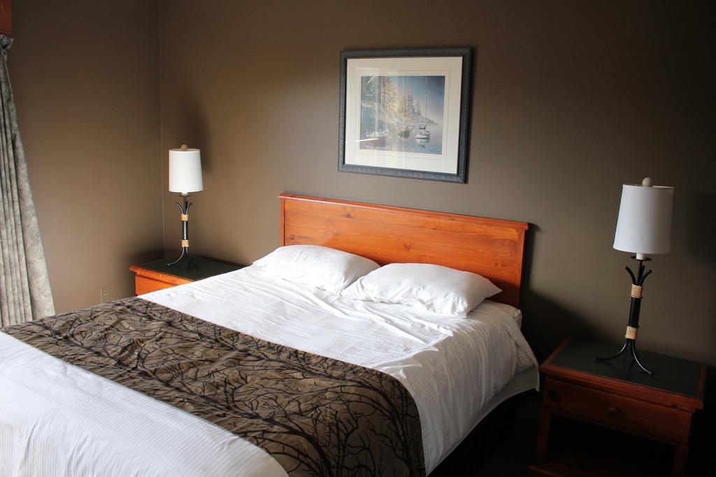 Bamfield Motel Salmon Beach Exterior foto