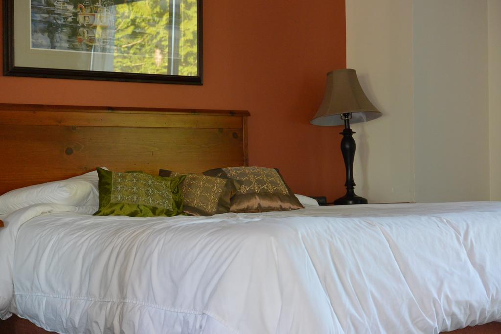 Bamfield Motel Salmon Beach Exterior foto