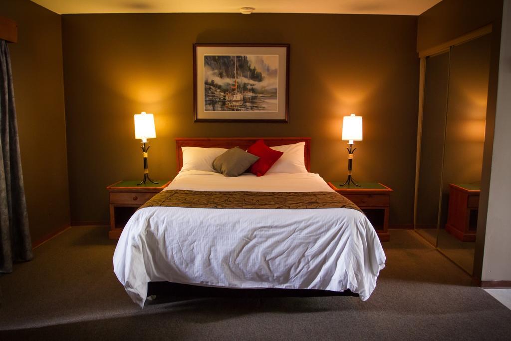 Bamfield Motel Salmon Beach Exterior foto