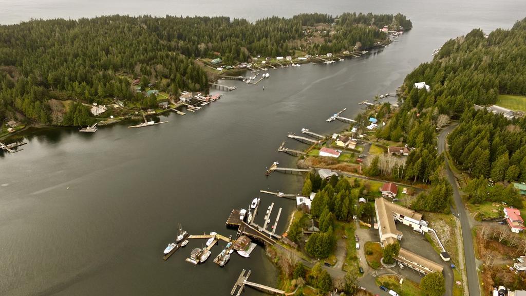 Bamfield Motel Salmon Beach Exterior foto