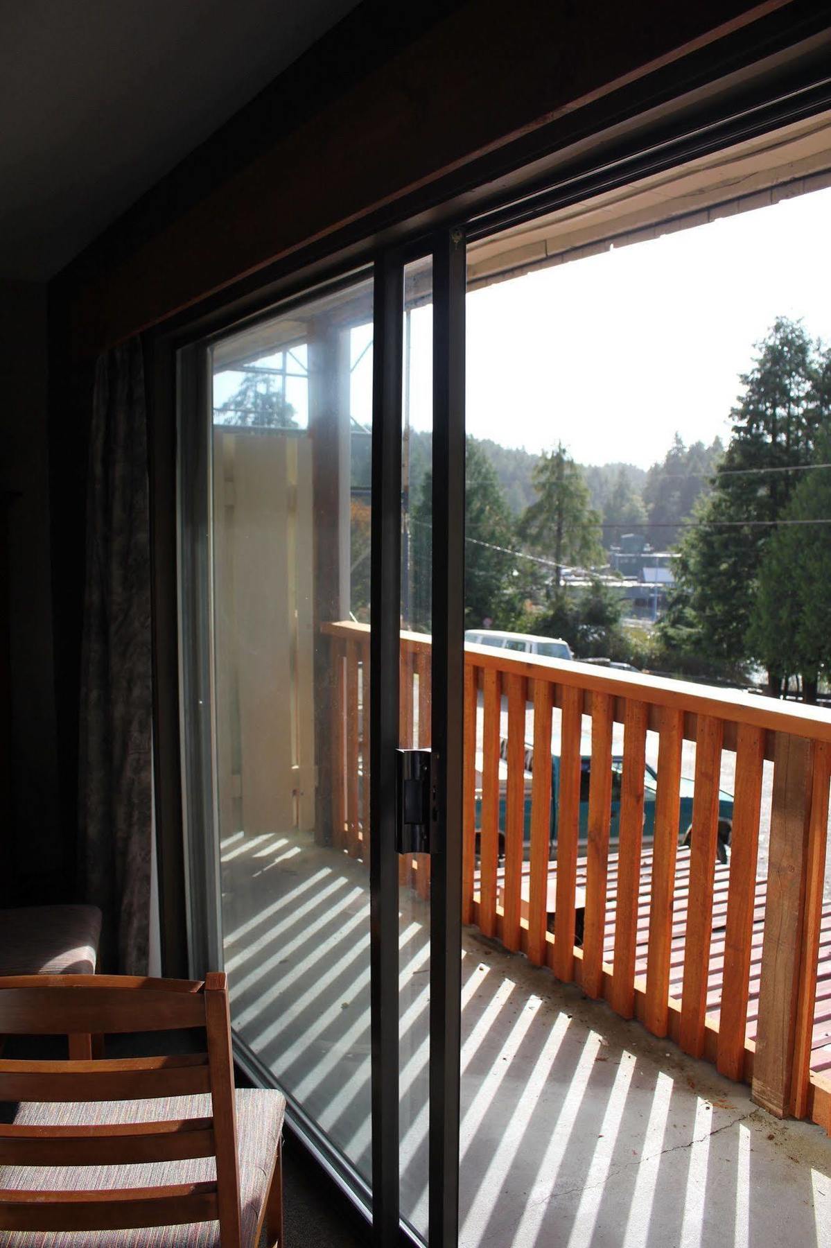 Bamfield Motel Salmon Beach Exterior foto