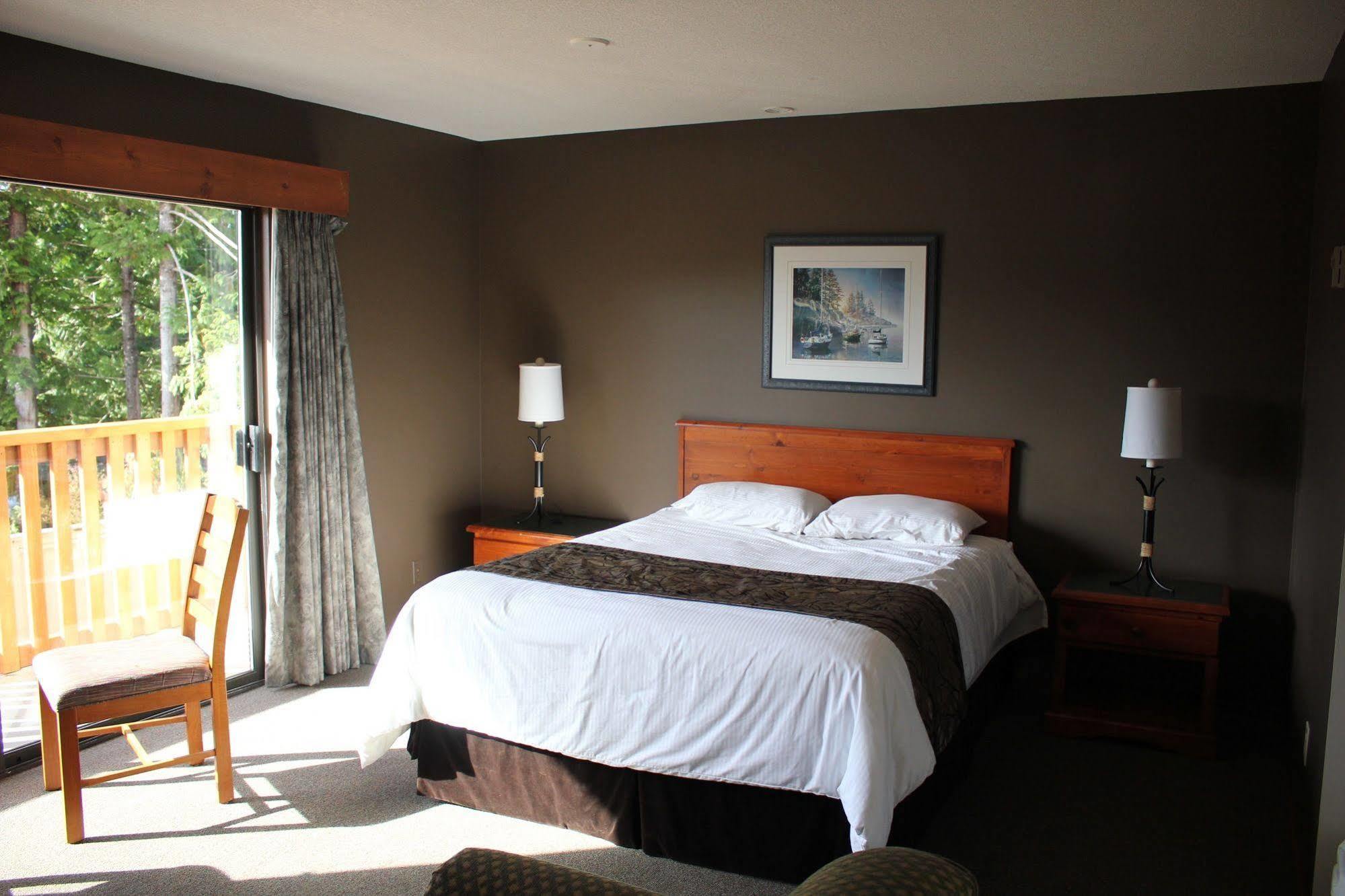 Bamfield Motel Salmon Beach Exterior foto