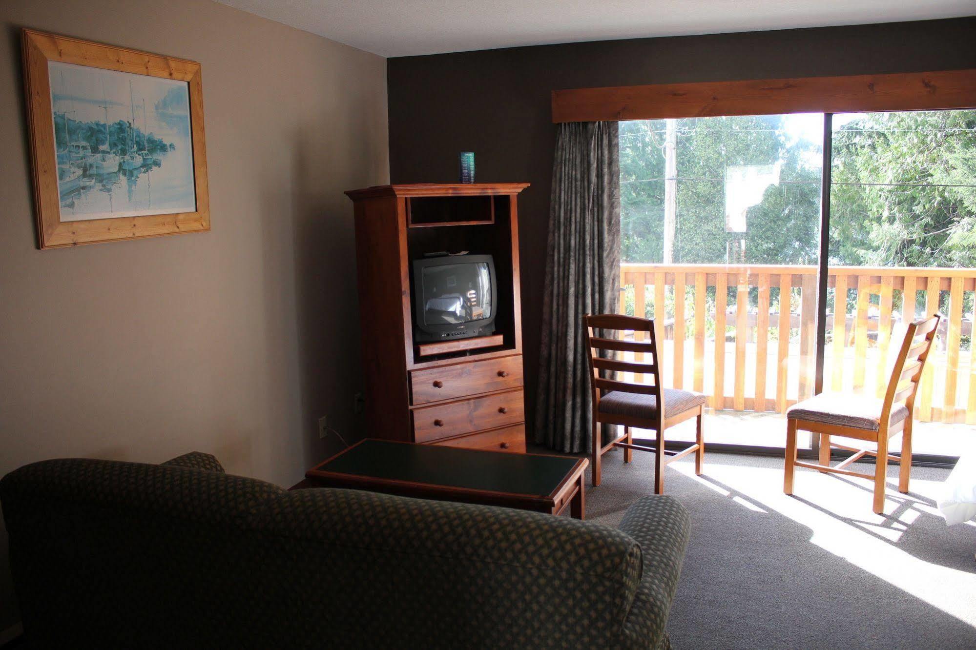Bamfield Motel Salmon Beach Exterior foto